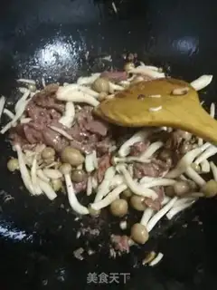 Make Crab mushrooms and roast beef step 2