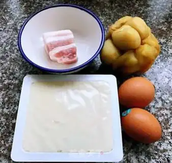 Make Squeeze the meat sauce and steam the eggs step 0