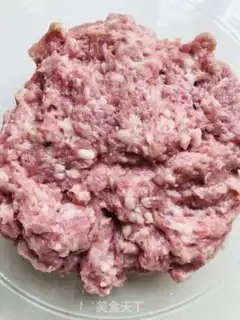 Make Fresh pork balls step 1