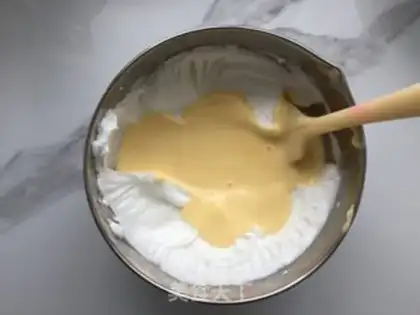 Make Sesame pine roll step 12