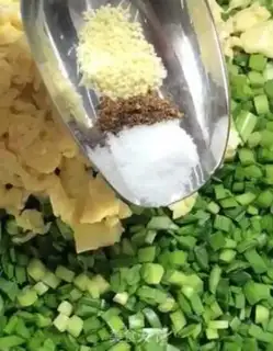 Make An egg box of celery step 4
