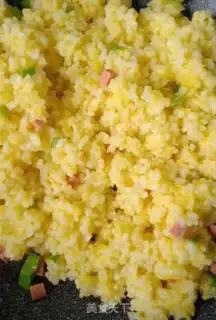 Make Gold egg fried rice step 7