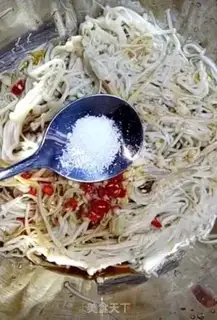 Make Spicy golden needle mushrooms step 5