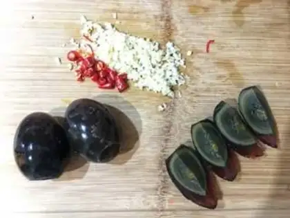 Make Frozen eggs step 1