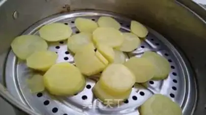 Make Onion potatoes step 1