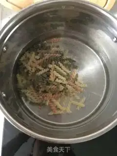 Make Spiral pasta step 0
