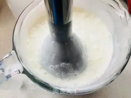 Make Katy cat lemon sponge step 5