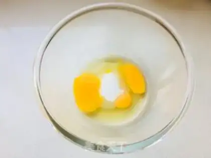 Make Katy cat lemon sponge step 6