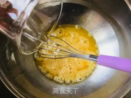 Make Katy cat lemon sponge step 8