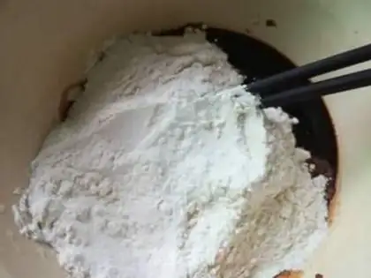 Make Red sugar rolls step 1