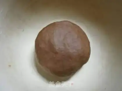Make Red sugar rolls step 2