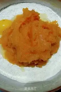 Make Pumpkin rolls step 1