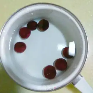Make Yang Mei Juice step 1