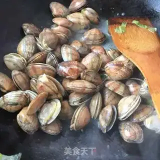 Make Scrambled clams step 4