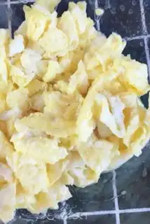 Make Smelt fried eggs step 6