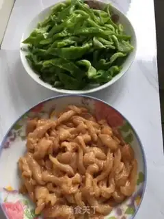 Make Chicken laced with silk and pepper step 0