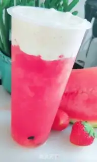 Make Watermelon strawberry milk and tea step 7