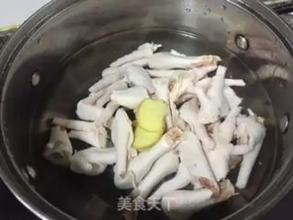 Make Hot chicken claws step 1