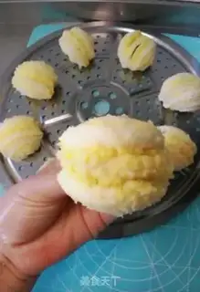 Make Coconut milk roll step 10