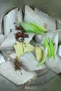 Make Dried fish step 1