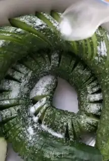 Make cucumber pickles step 2
