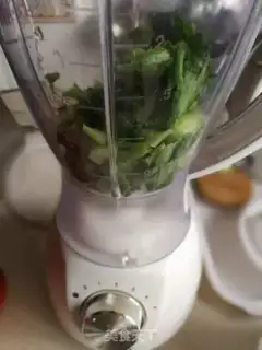Make A lace egg roll step 1