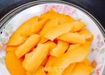 Make Cranberry pumpkins step 0