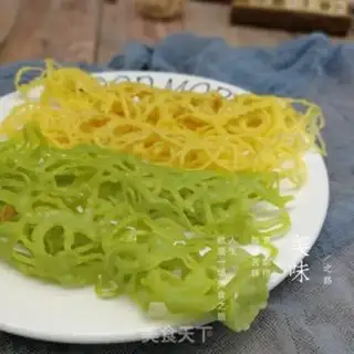 Make A lace egg roll step 12