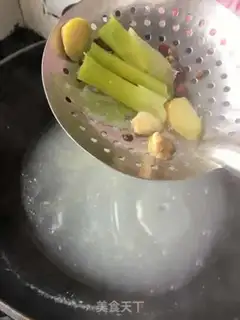 Make Chicken soup, porridge step 1