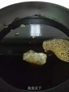 Make A chicken claw with a lemon step 0