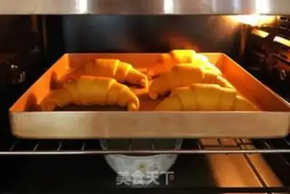 Make Pumpkin croissants step 12