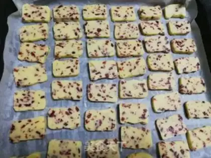 Make Cranberry cookies step 9