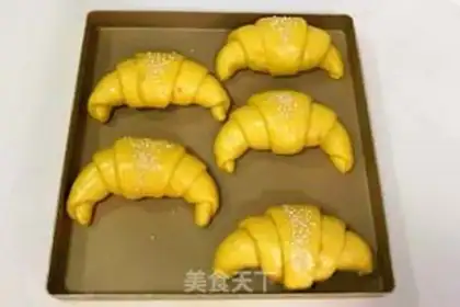 Make Pumpkin croissants step 13