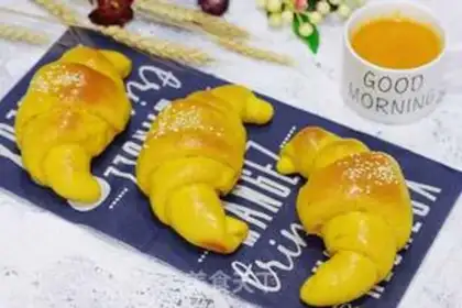 Make Pumpkin croissants step 15