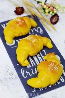 Make Pumpkin croissants step 19