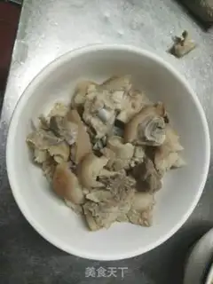 Make Sour pepper steamed pig feet step 6