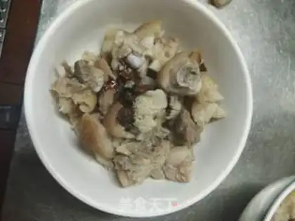 Make Sour pepper steamed pig feet step 7