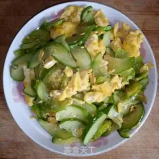Make cucumber fried eggs step 6