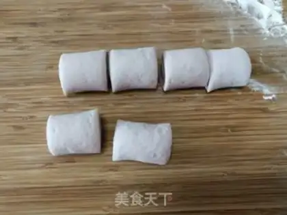 Make Yang Mei cut the buns step 5