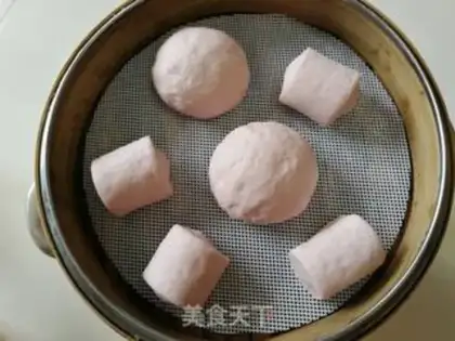 Make Yang Mei cut the buns step 6