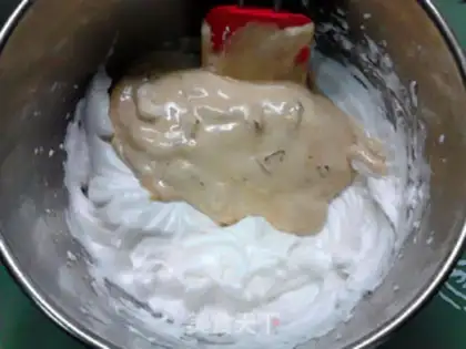 Make Big rose twilight cake step 9