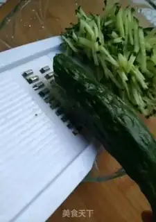 Make cucumber omelet step 0