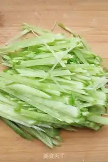 Make Eggs and carrots step 1