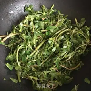 Make Horse-stealed egg noodles step 1