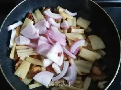 Make Flaming mushroom onions step 9