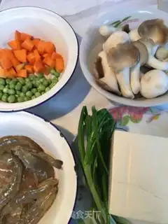 Make Five colours of shrimp tofu step 0