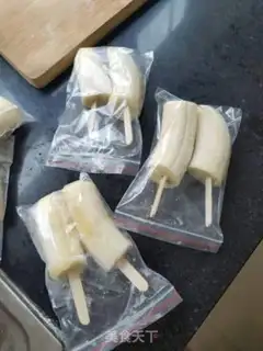 Make Banana popsicle step 2