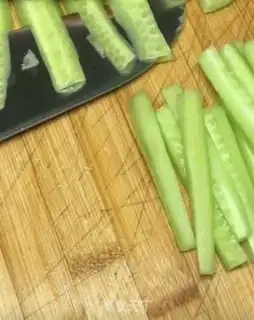 Make Cucumber shrimp step 0