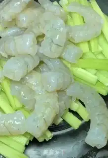 Make Cucumber shrimp step 1