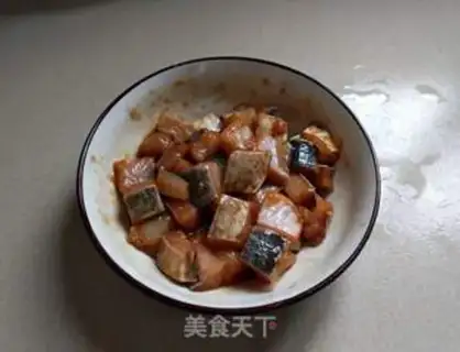 Make Spicy fried fish step 1